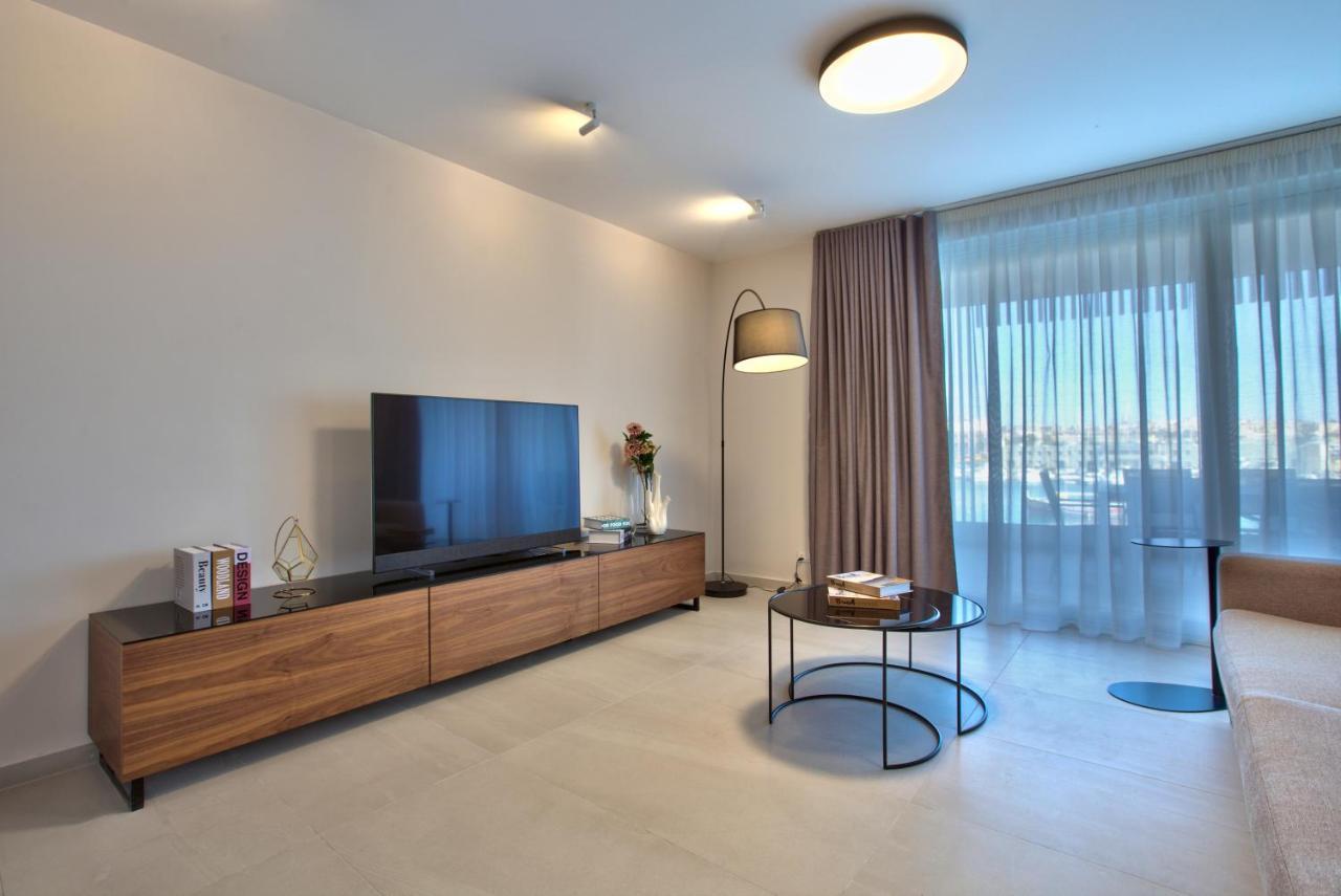 Sea Front Spacious Valletta Views Apartments Sliema Exterior foto